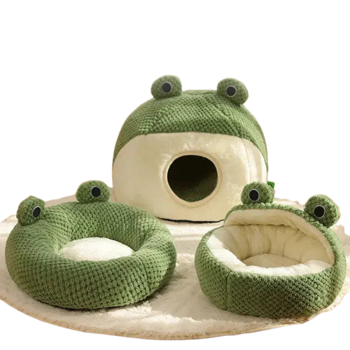 Nid en peluche pour grenouille de dessin animé - Lit grenouille vert avec deux oreillers et un coussin Transparent Background