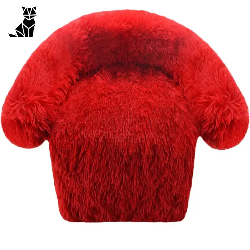 Chaise rouge pour animaux sur fond blanc - Canapé en feutre pour chien - Repos douillet